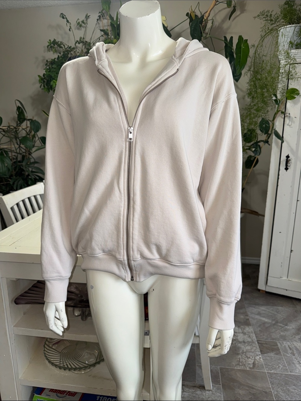 Wilfred Free Aritzia zip hoodie Med cream